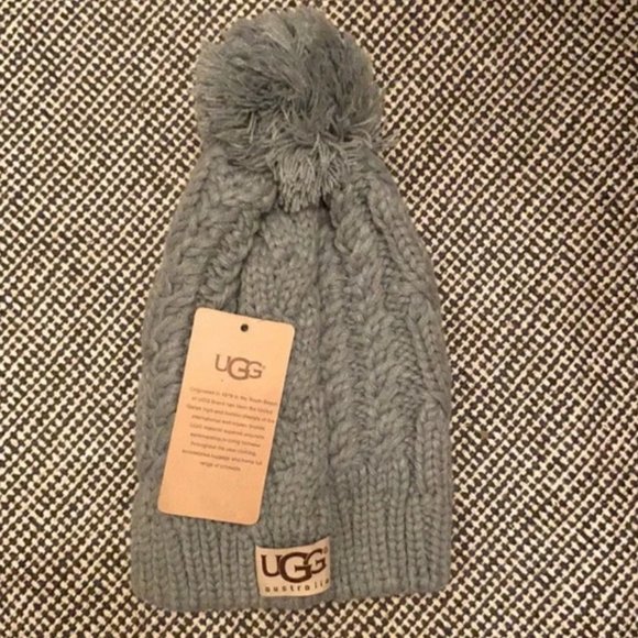 ugg cable knit beanie